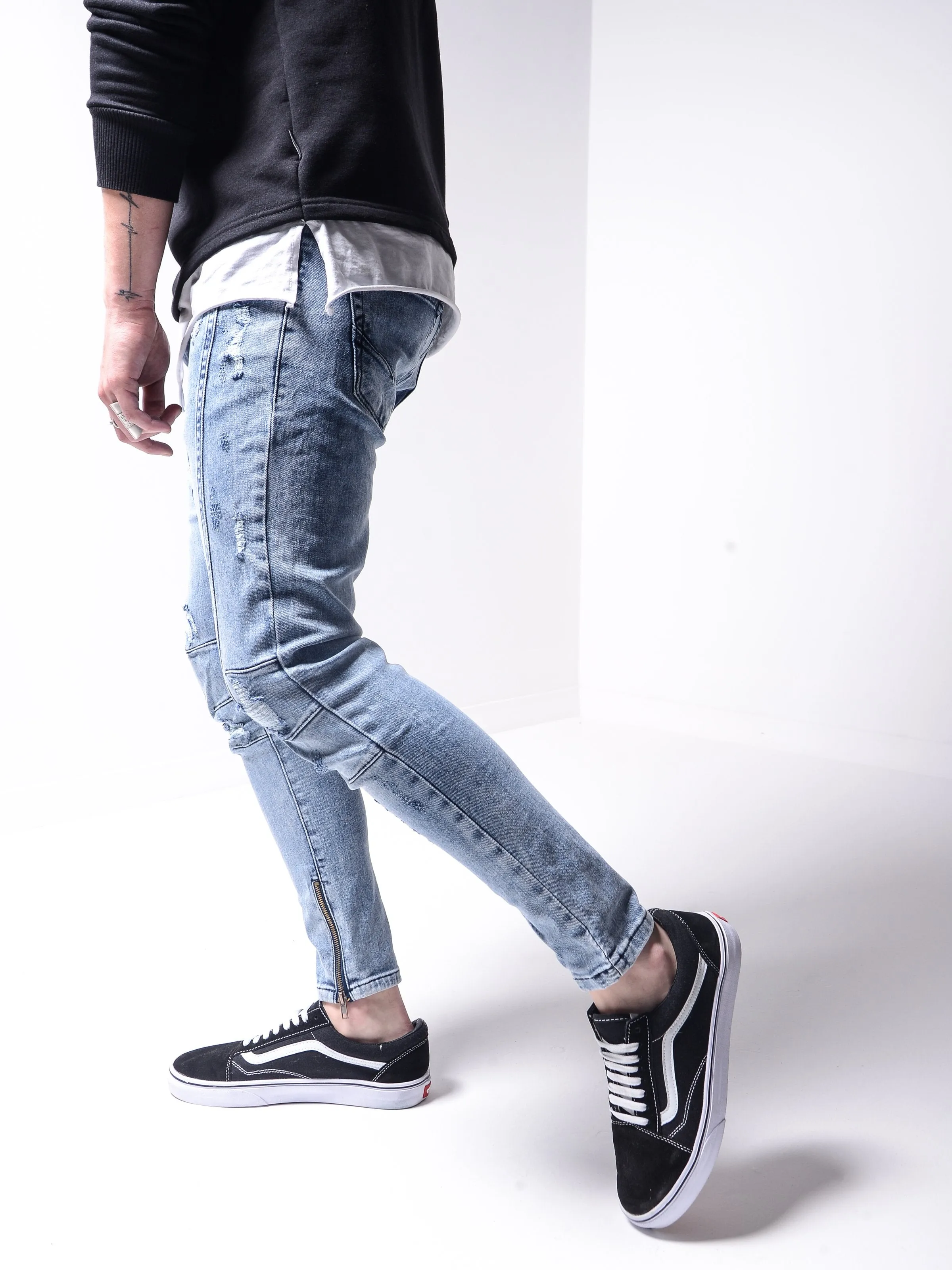 Distressed Washed Jeans