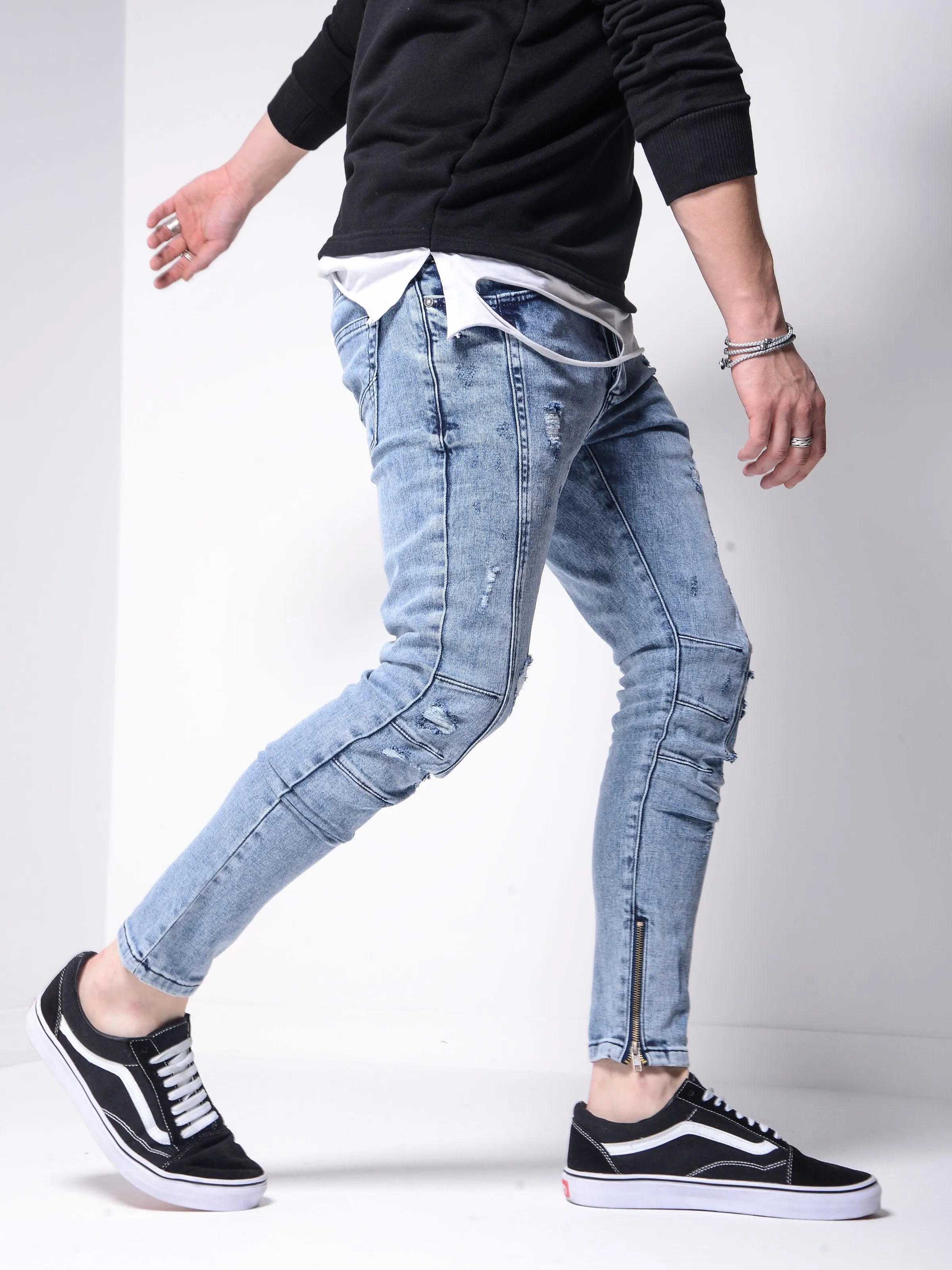 Distressed Washed Jeans