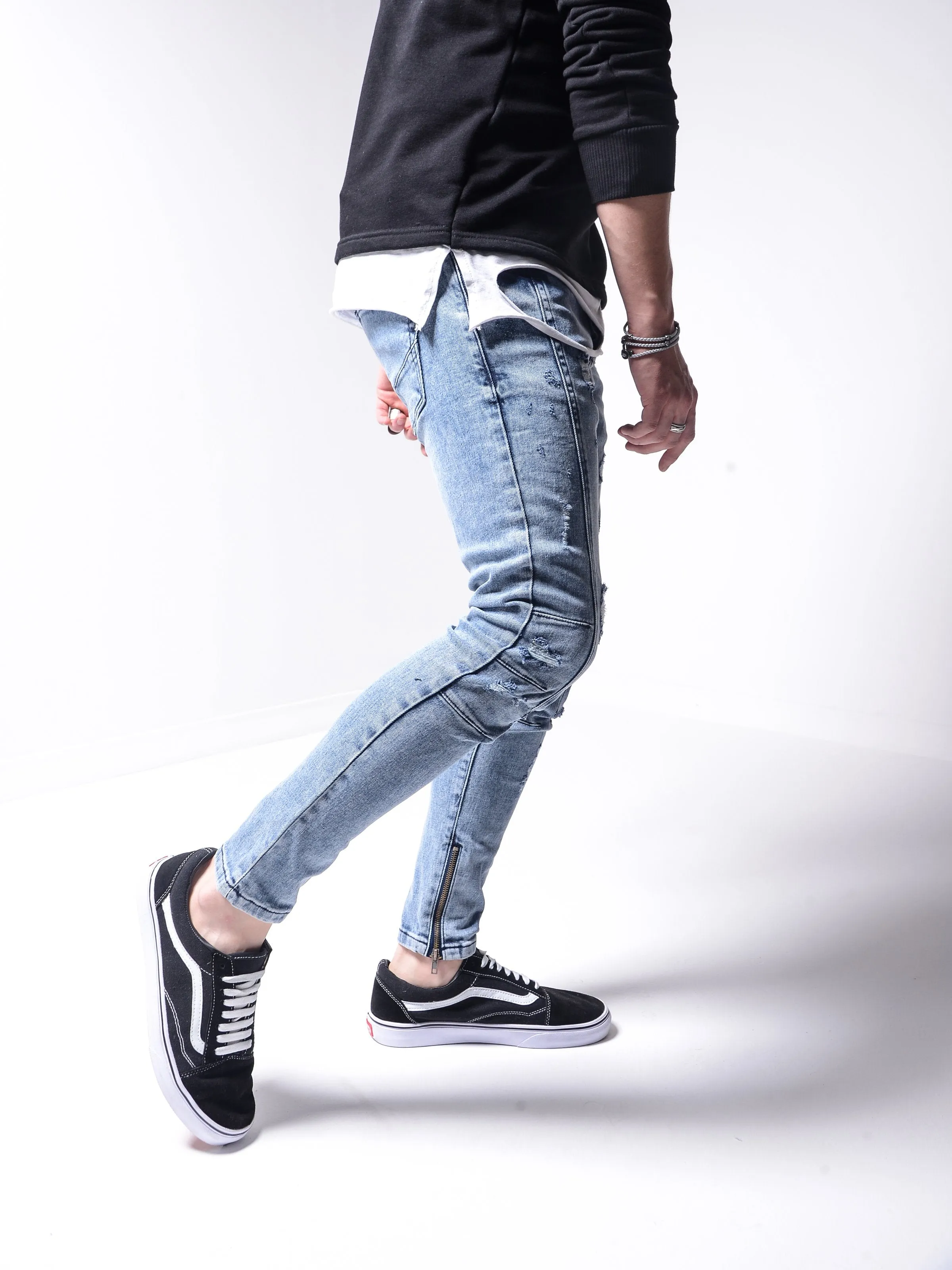 Distressed Washed Jeans