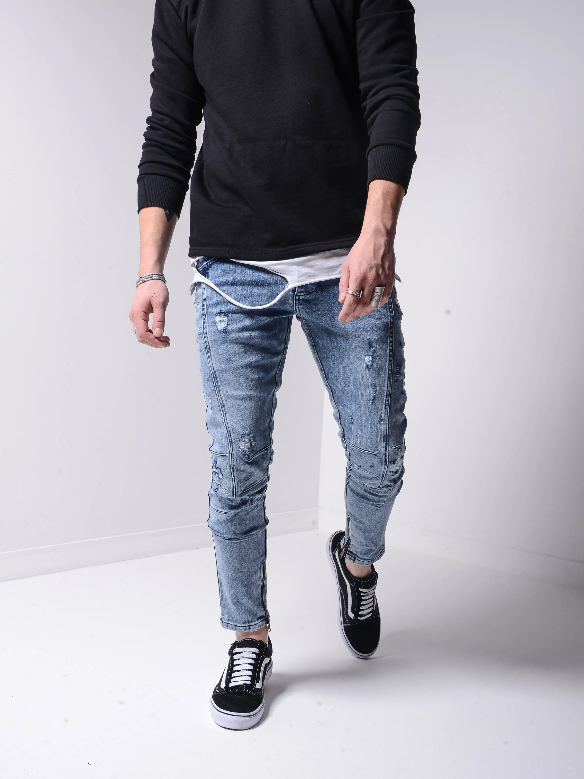 Distressed Washed Jeans