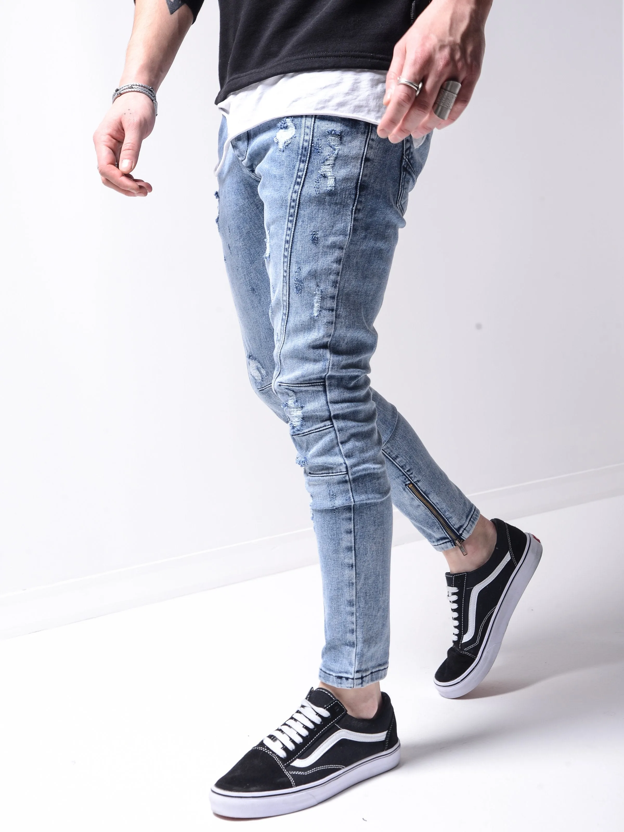 Distressed Washed Jeans
