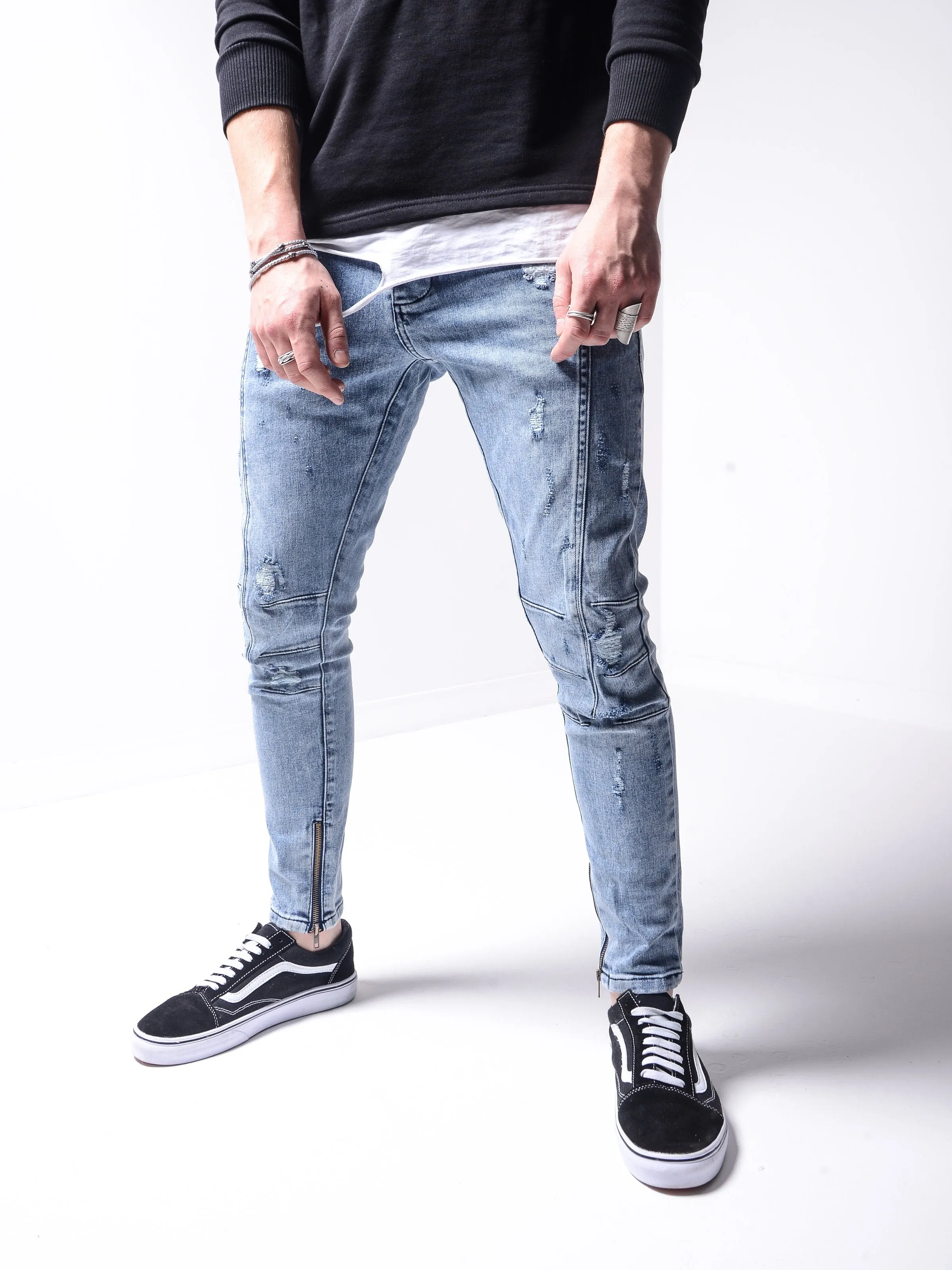 Distressed Washed Jeans