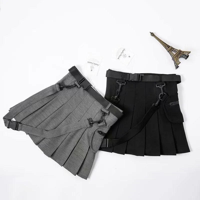 Pleated short skirt