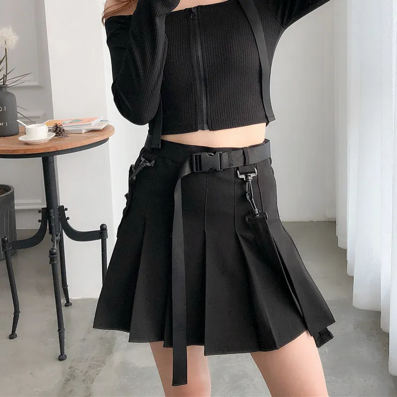 Pleated short skirt