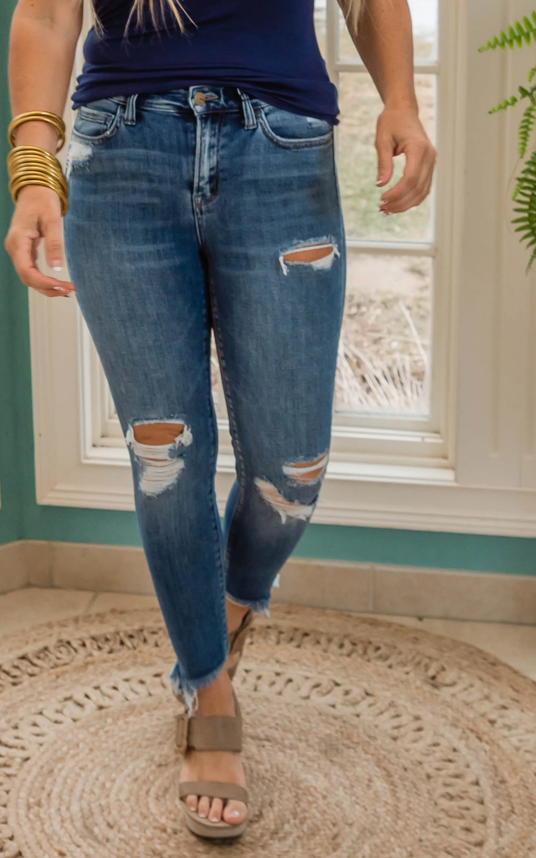 The Shanon Mid Rise Crop Skinny Denim Jeans - Mica *