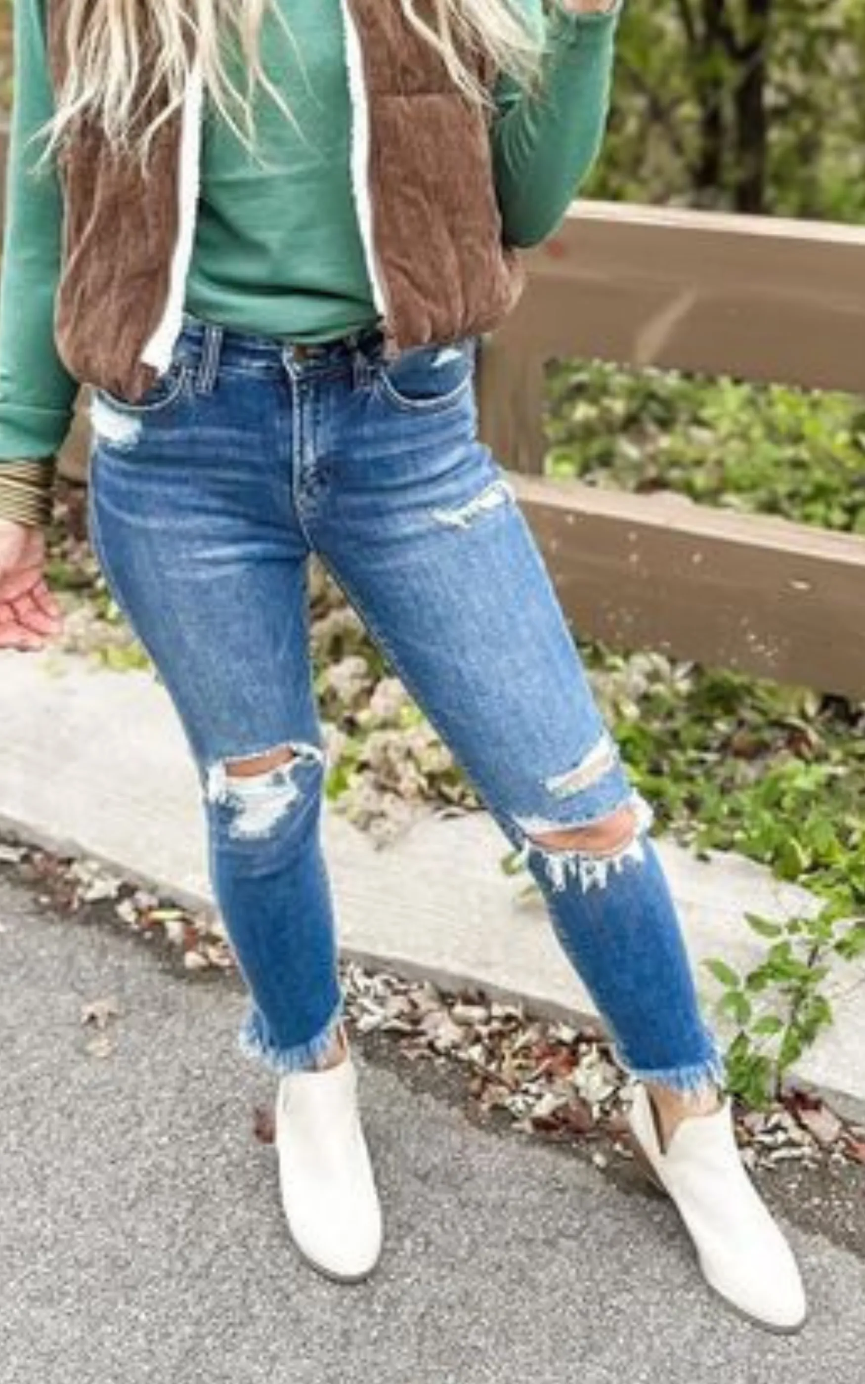 The Shanon Mid Rise Crop Skinny Denim Jeans - Mica *