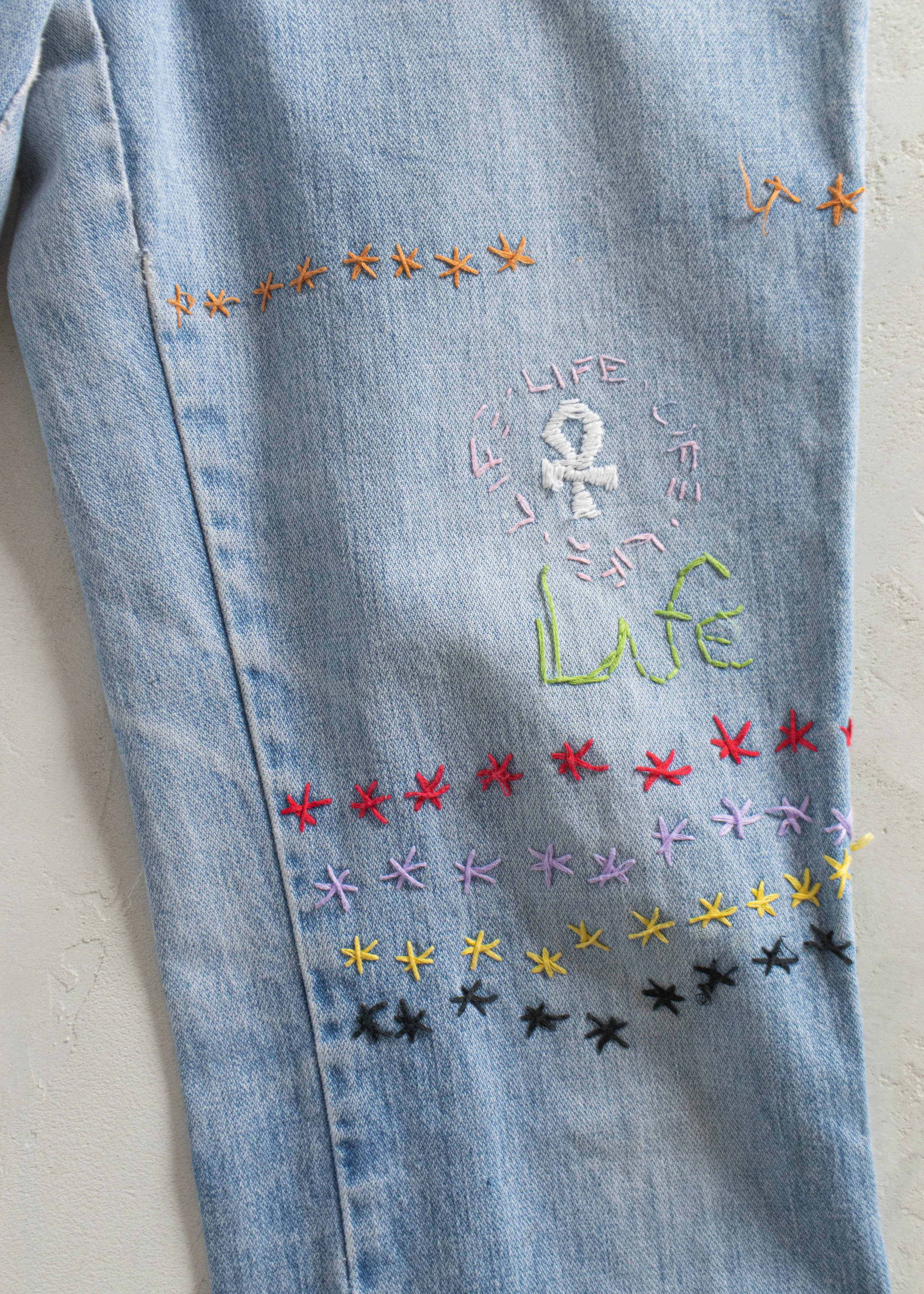 Vintage 1970s GWG Lightwash Embroidered Jeans Size Women's 26 / Men's 30