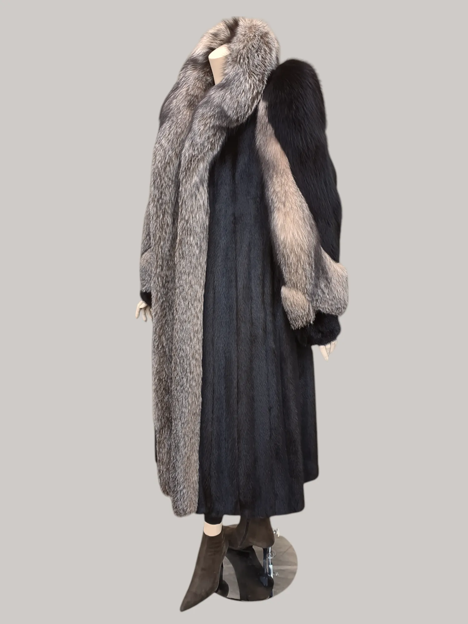 Vintage Dark Brown Mink w/ Krystal Fox Trim Coat -Medium